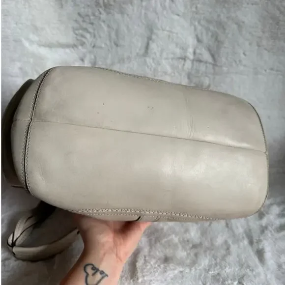 Coach SOHO Cream Leather LG Pocket Tote Bag Satchel 10049 - Picture 5 of 8